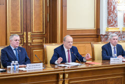 Russian PM Mishustin meets with members of Russian Communist Party's faction in State Duma