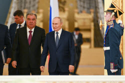 Tajikistan's President Rahmon on official visit to Russia