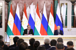 Tajikistan's President Rahmon on official visit to Russia
