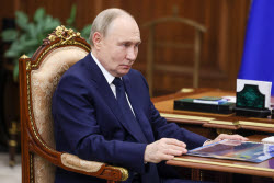 Russia’s President Putin meets with Kostroma Region Governor Sitnikov