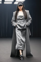 YOU JI YOUNG Aut/Win 2025 Tokyo Runway