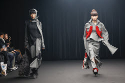 YOU JI YOUNG Aut/Win 2025 Tokyo Runway