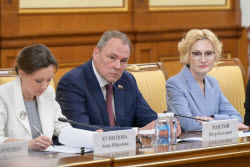 Встреча премьер-министра РФ Мишустина с депутатами фракции "Единая Россия"