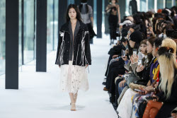 RIV NOBUHIKO Aut/Win 2025 Tokyo Runway