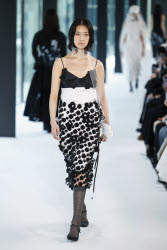 RIV NOBUHIKO Aut/Win 2025 Tokyo Runway