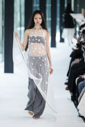 RIV NOBUHIKO Aut/Win 2025 Tokyo Runway