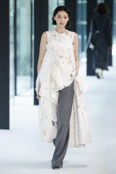 RIV NOBUHIKO Aut/Win 2025 Tokyo Runway