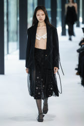 RIV NOBUHIKO Aut/Win 2025 Tokyo Runway