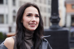 Olympic champion figure skater Alina Zagitova's medal unveiled at Rosa Khutor