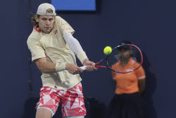 Теннисный турнир Miami Open, 2-й круг: Зизу Бергс (Бельгия) - Андрей Рублёв (Россия) - 7:5, 6:4