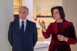 Посещение президентом РФ Путиным Национального центра "Россия"