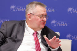 Рабочий визит вице-премьера РФ Оверчука в Китай