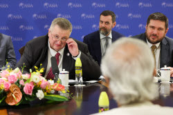 Рабочий визит вице-премьера РФ Оверчука в Китай