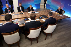 Рабочая поездка президента РФ Путина в Мурманскую область