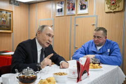 Рабочая поездка президента РФ Путина в Мурманскую область