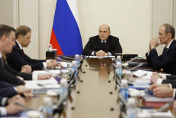 Russia's PM Mishustin meets with his deputies