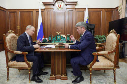 Russian President Putin meets with Buryatia Head Tsydenov
