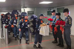 (+ВИДЕО) Возвращение российских спасателей из Мьянмы в Москву