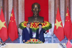 Vietnam China