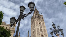 Ringing of the bells of the Giralda in Seville for the death of Pope Francis