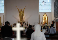 Pope Francis dies at the age of 88