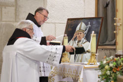 Pope Francis dies at the age of 88
