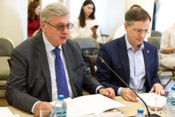 Заседание Центра патриотического воспитания МИД РФ "80 лет Великой Победе: помним, гордимся, сохраним" в Москве