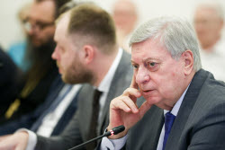 Заседание Центра патриотического воспитания МИД РФ "80 лет Великой Победе: помним, гордимся, сохраним" в Москве