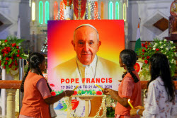 World Mourns The Death Of Pope Francis