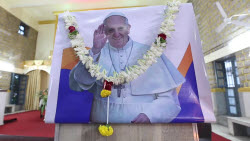 Devout Indians pray in Bangalore for the passing of Pope Francis