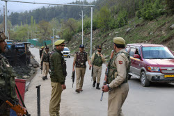 Militants Attack On Tourists In Kashmir