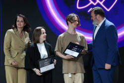 Award ceremony for "Torch of the National Technology Olympiad" Prize