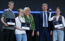 Award ceremony for "Torch of the National Technology Olympiad" Prize