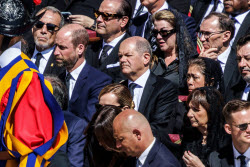 Vatikanstadt, Vatikan, 26.04.2025: Petersplatz: Papst-Begräbnis: Bundeskanzler Olaf Scholz (SPD) hat einen Platz zwische