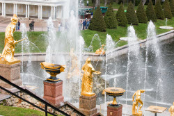 Fountain season starts at St Petersburg's Peterhof State Museum Reserve