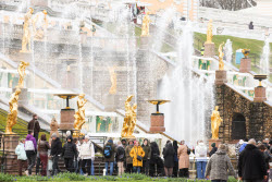 Fountain season starts at St Petersburg's Peterhof State Museum Reserve