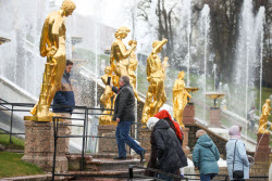 Fountain season starts at St Petersburg's Peterhof State Museum Reserve