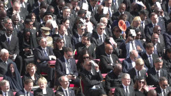 Spanish royals attend Pope's funeral, accompanied by authorities and political leaders
