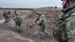 VIDEO: North Korean servicemen in combat training