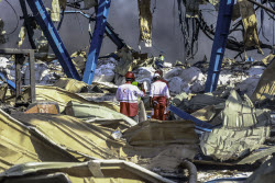 Death Toll in Iranian Port Explosion Rises to 70 - Iran