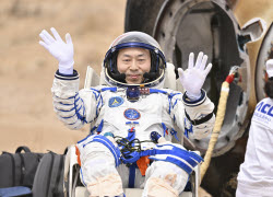 Shenzhou 19 Return Capsule Touches Down On Earth - China