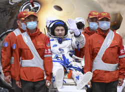 Shenzhou 19 Return Capsule Touches Down On Earth - China