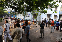 Fire breaks out at a hotel in Kolkata