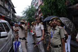 Fire breaks out at a hotel in Kolkata
