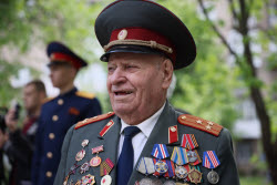 Parade for WWII veteran in Lugansk
