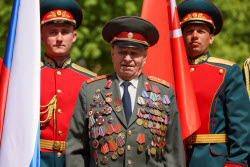 Parade for WWII veteran in Lugansk