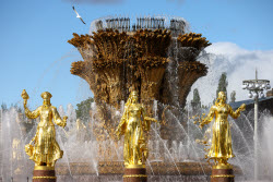 Fountain season starts in Moscow