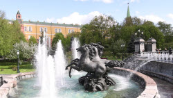 VIDEO. Fountain season starts in Moscow