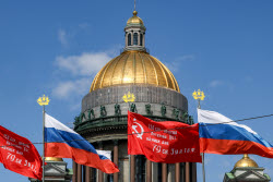 St Petersburg decorated for Victory Day celebrations