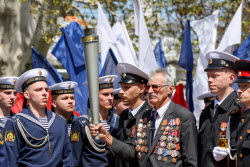 Церемония слияния Вечных огней в Севастополе